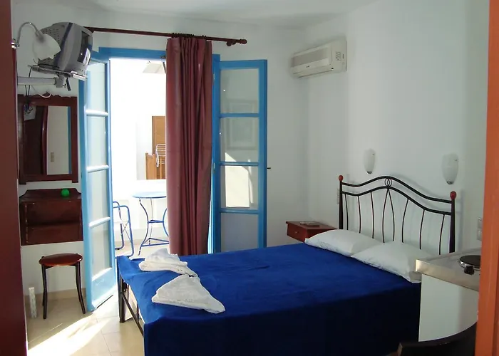 Vakhos Island Agia Anna (Naxos)