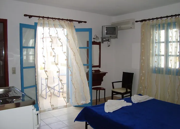 Vakhos Island Hotel *